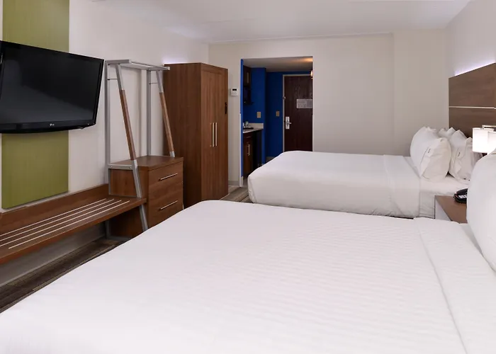Holiday Inn Express & Suites Raleigh Ne - Medical Ctr Area By Ihg